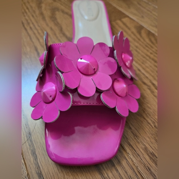 NINE WEST WN MINLEY3 Flat Slip on HOT PINK Sandals - Picture 4 of 10